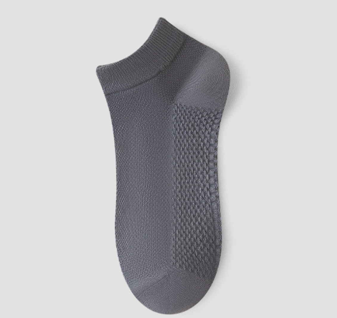 Men's thin ankle socks in charcoal grey, featuring a lightweight low-cut body. Displayed flat on a neutral surface.